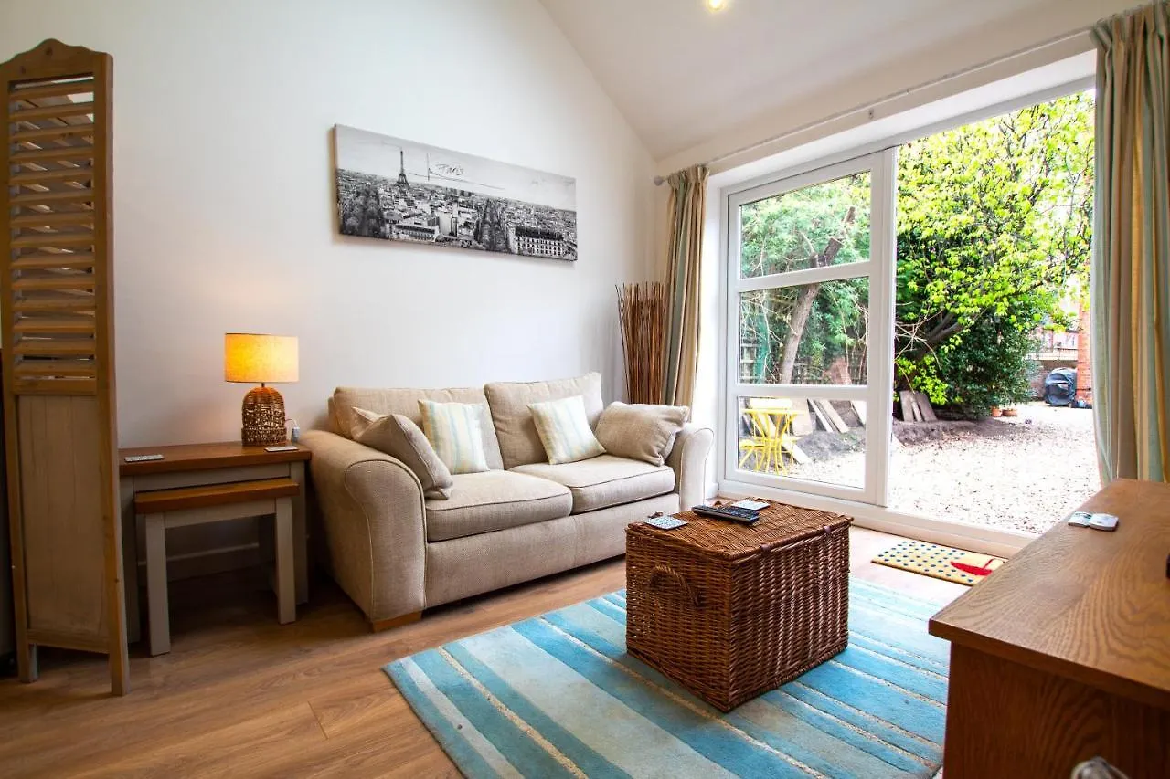 The Garden Suite Annex, Hoole By Rework Accommodation Chester Holiday home